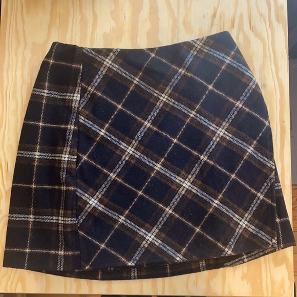 Hollister multicolor plaid skirt, size small - Picture 3 of 4